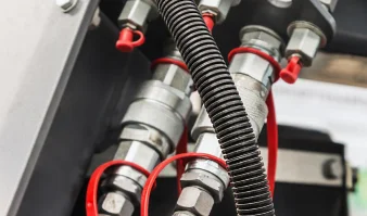 Hydraulic quick release couplings